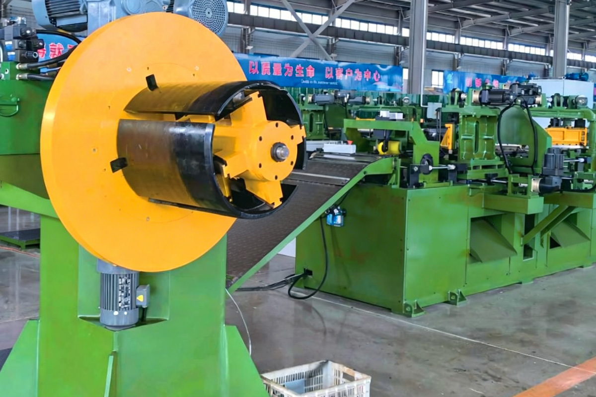 400 Two-Cut Three-Punch Cut-to-Length Line (Siemens System)